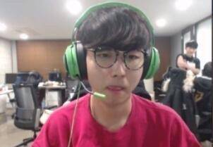 韩国导演奉俊昊：我是德布劳内死忠粉 为他改新片名字.